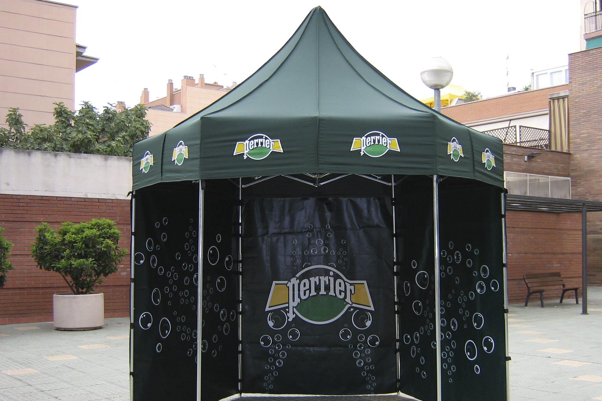 Carpa plegable personalizada con impresión corporativa